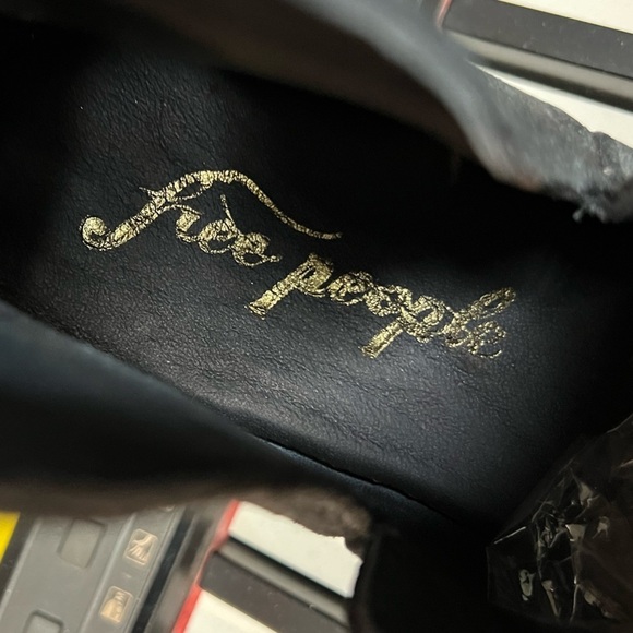 373. NWT Free People Charm Double V Ankle 39 (9) - Picture 6 of 6